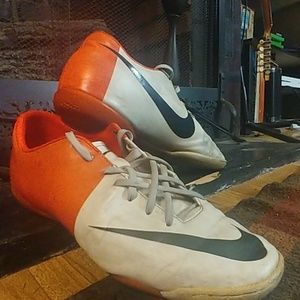 Nike Indoor Soccer | Mercurial Victory III | Pink